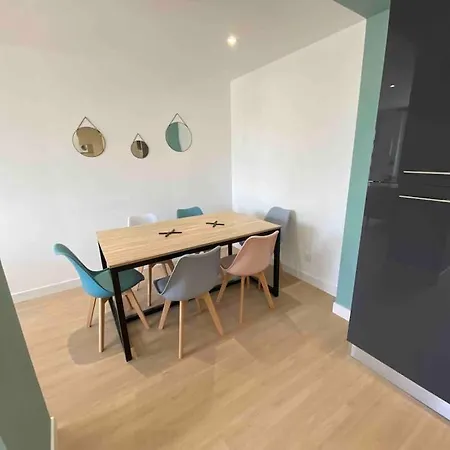 Appartement Familial, 2 Chambres, En Rdc Sur Cour Saint-Florentin  Exterior photo