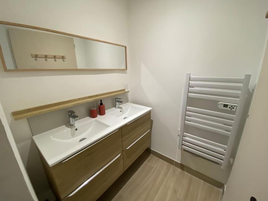 Familial, 2 Chambres, En Rdc Sur Cour Apartment *
